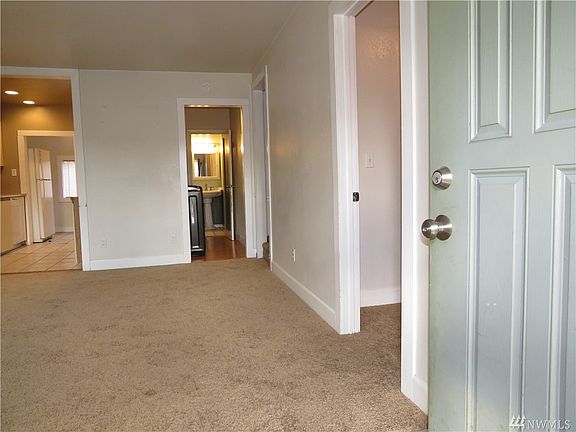 3rd image of 321 7th Ave NW