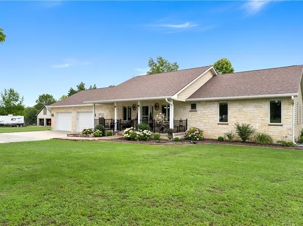 12590 E Osage Nation Rd, Nevada, MO 64772