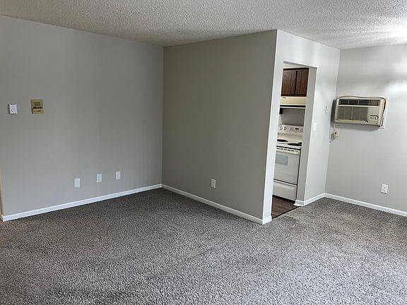 4th image of 5236 Pointe Dr APT C