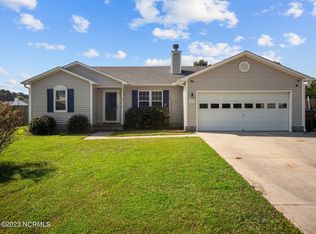 405 English Ct, Hubert, NC 28539