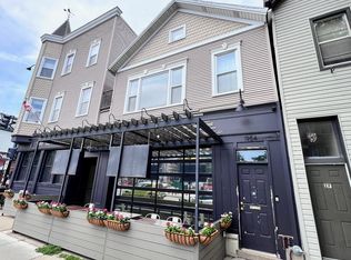 3401 N Damen Ave APT 2R, Chicago, IL 60657