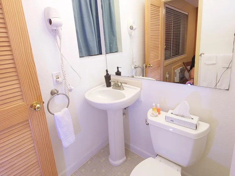 2105 W Bristol Ave #103 — Photo 8