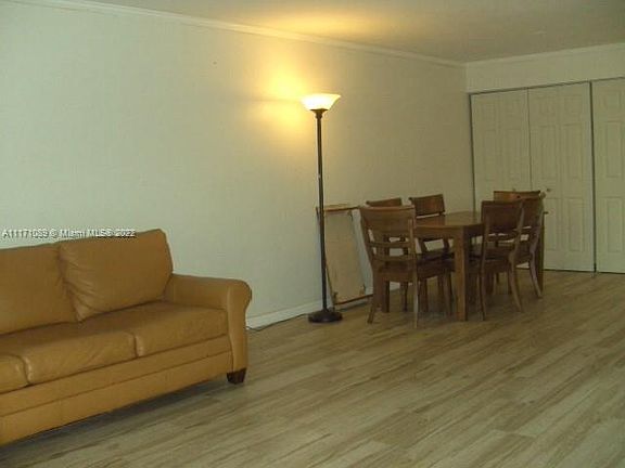 4th image of 3909 E Ocean Blvd #202