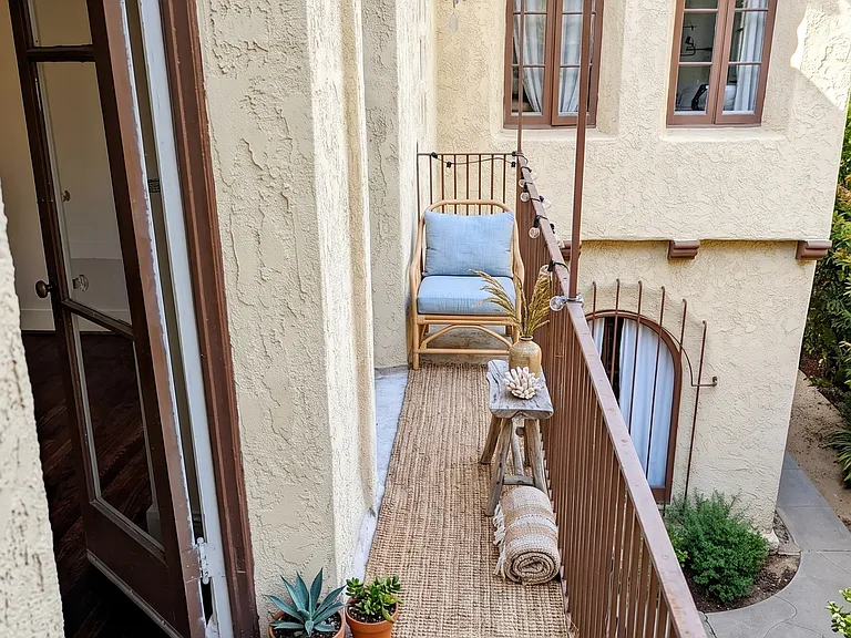 1136 E 3rd St #6 — Photo 6