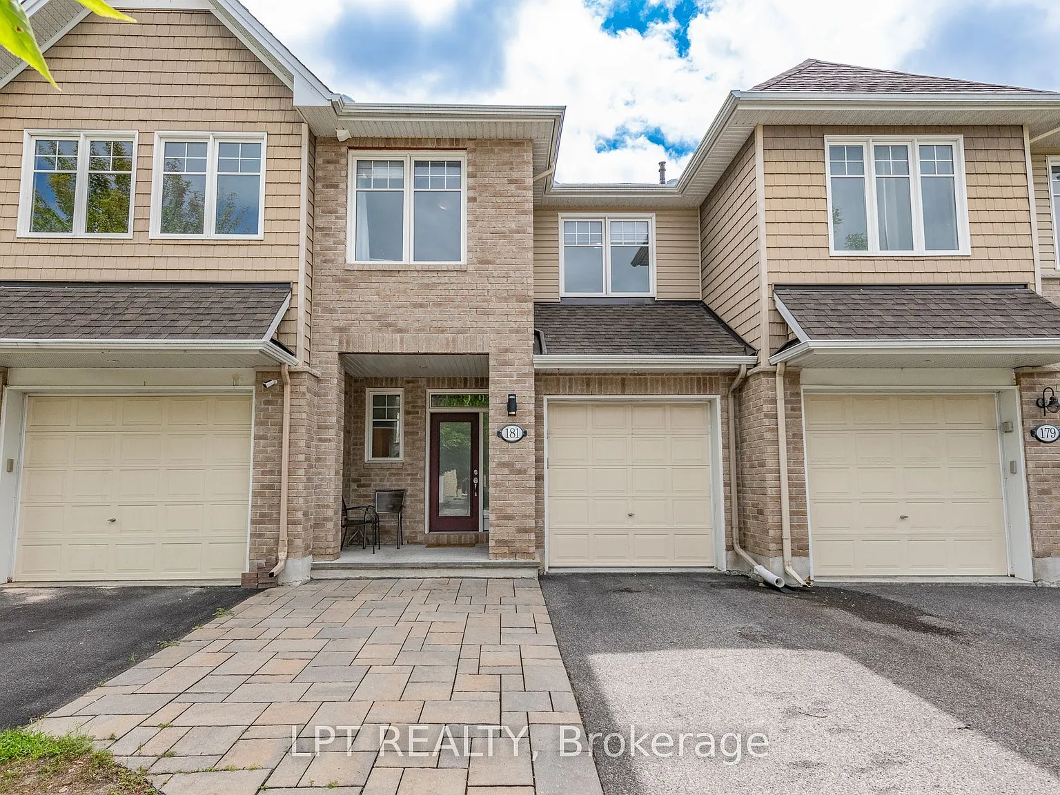 3 bed, $2,900 — Photo 2