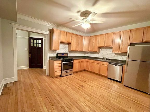 2nd image of 908 W Waveland Ave #1