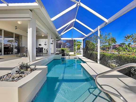 4th image of 289 Marquesas Ct