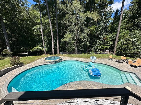 2nd image of 4610 Cumberland Dr