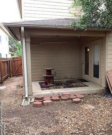 3rd image of 223 Adelaide Oaks