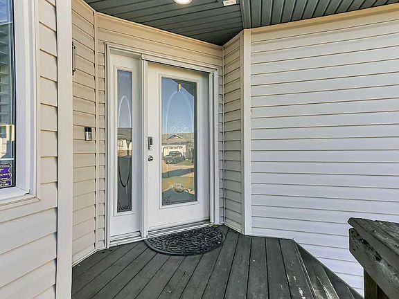 2nd image of 124 N Lamont Close