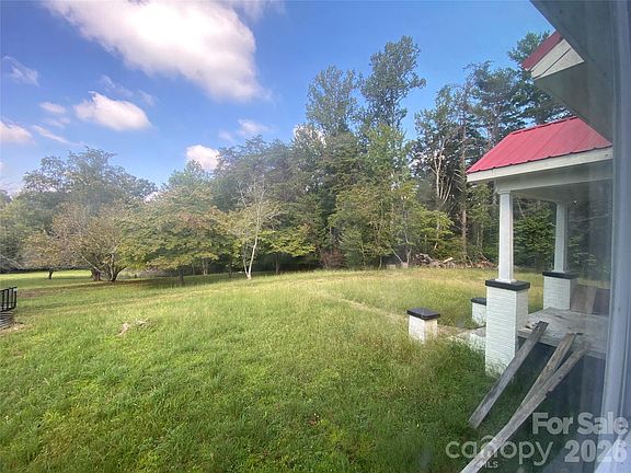 3rd image of 615 Vine Arden Rd