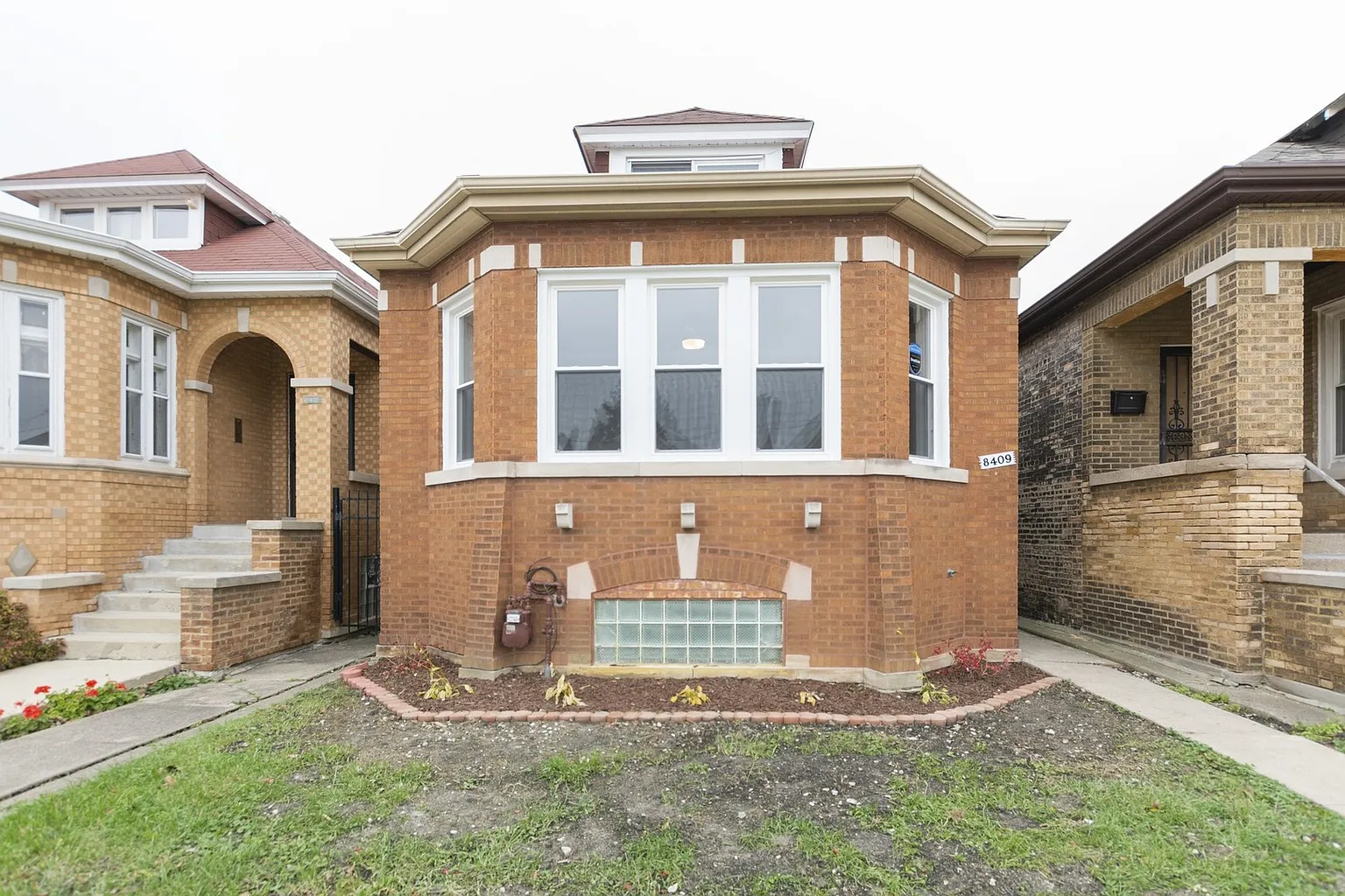 8409 S Hermitage Ave photo 1