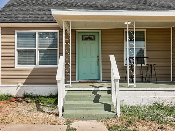 3rd image of 414 E Perkins Ave