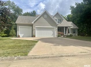 90 Kennelworth Cir, Hampton, IL 61256