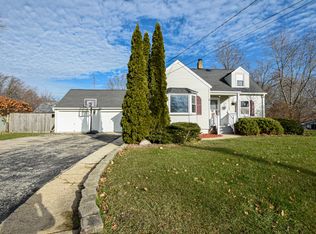 302 S Jefferson St, Waterford, WI 53185