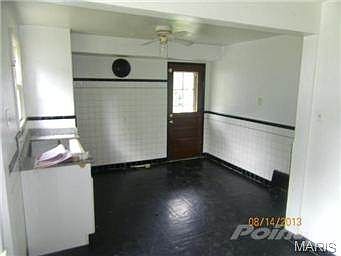 5th image of 7051 Manette Dr