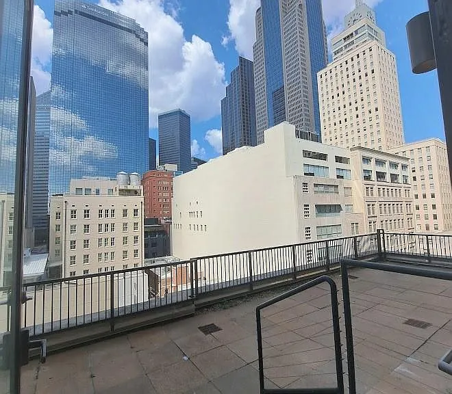 Dallas Power and Light Lofts — Photo 12