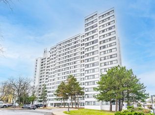 3000 Bathurst St #706, Toronto, ON M6B 3B4