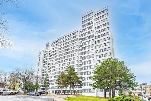 3000 Bathurst St #706 Photo 1