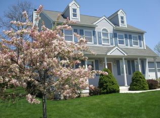 10 Rosewood Dr, Haverhill, MA 01832