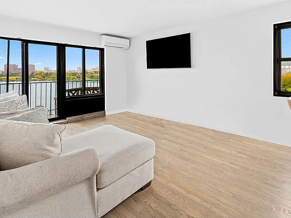 2nd image of 25-40 Shore Blvd #9U