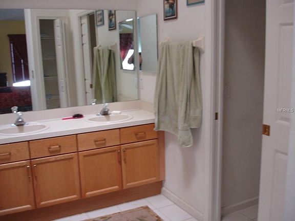 4th image of 15654 Autumn Glen Ave