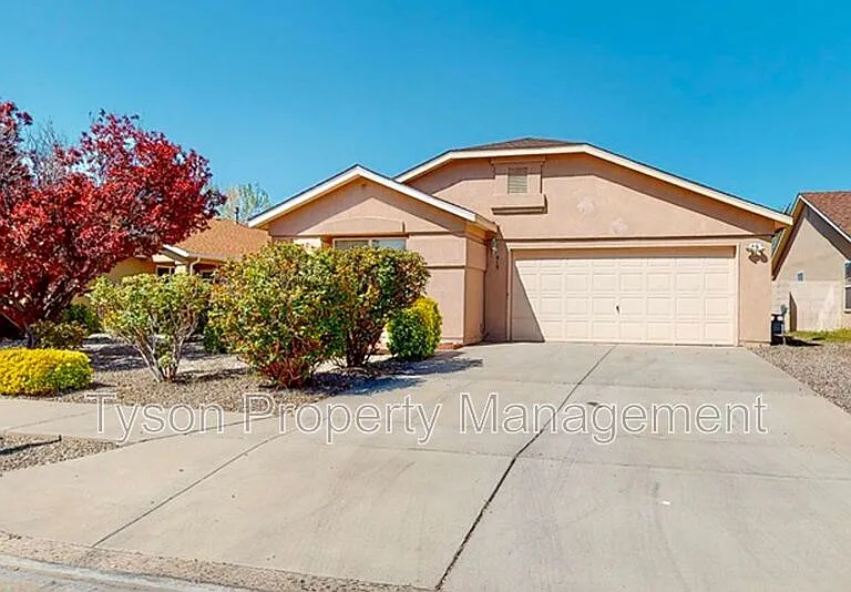 419 Sawtooth St SE — Photo 1