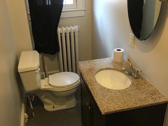 3rd image of 21 Cuyler Ave APT 4