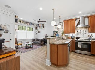 330 14th Pl NE APT 2, Washington, DC 20002