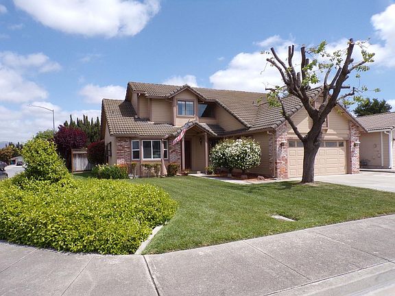 2nd image of 1301 Trieste Dr