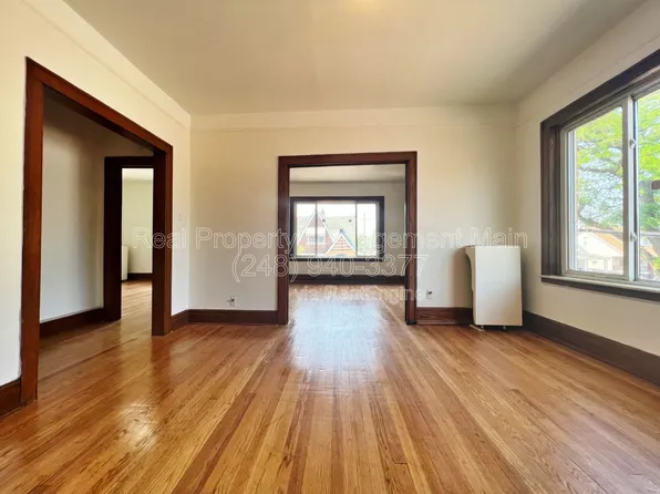 7107 Saint John St, Detroit, MI 48210