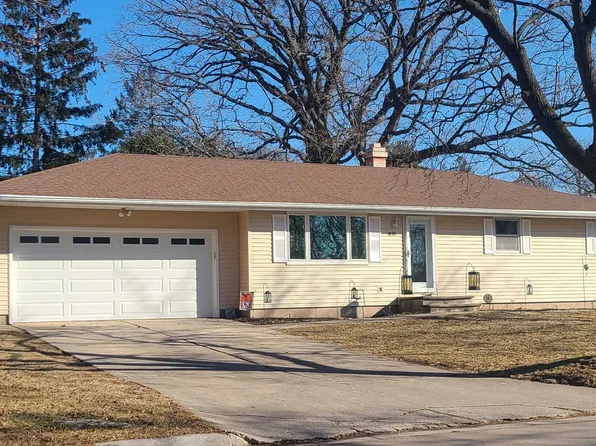 1832 Aspen Ln, Green Bay, WI 54303