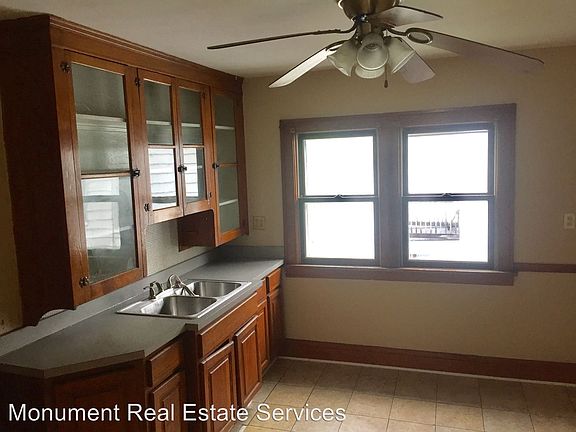 4th image of 8210 Rosewood Ave