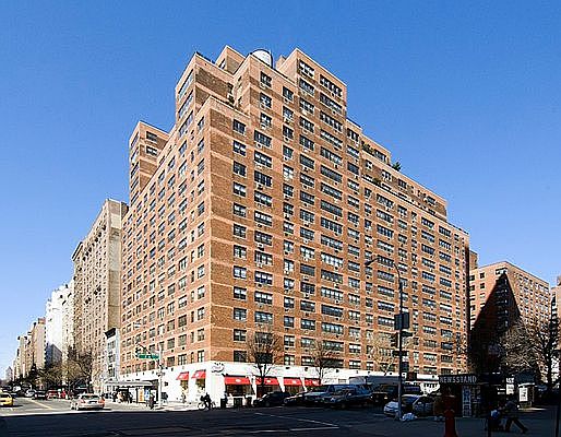 4th image of 239 E 79th St APT 2H
