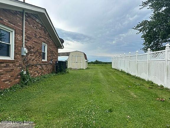 2nd image of 685 Sunnyside Rd
