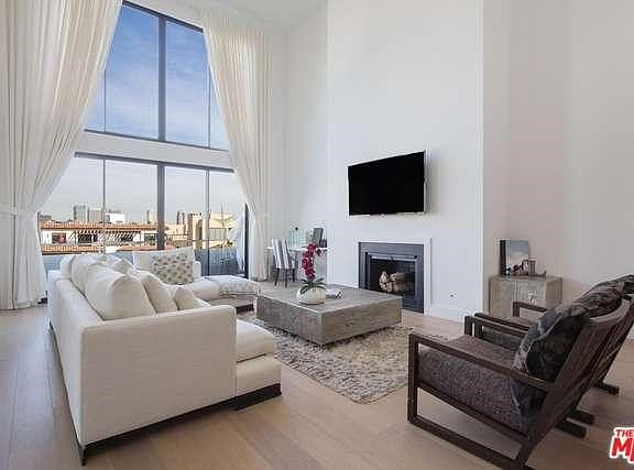 2nd image of 1870 Veteran Ave APT 304