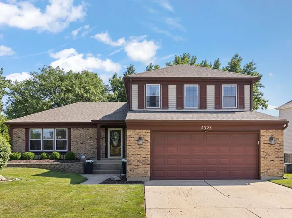 2323 Richmond Dr, Wheaton, IL 60189