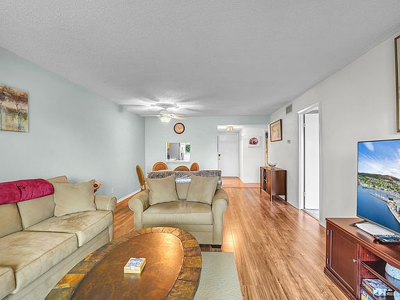5th image of 210 Lake Evelyn Drive
