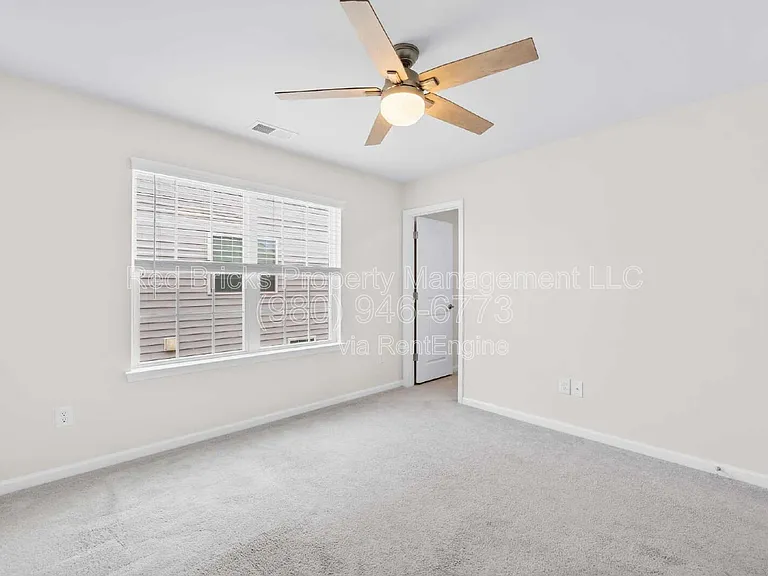2207 Restina Dr — Photo 25