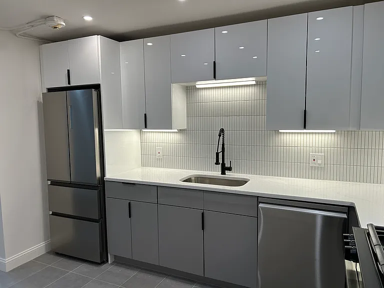 787 Admiral St #1 — Photo 7