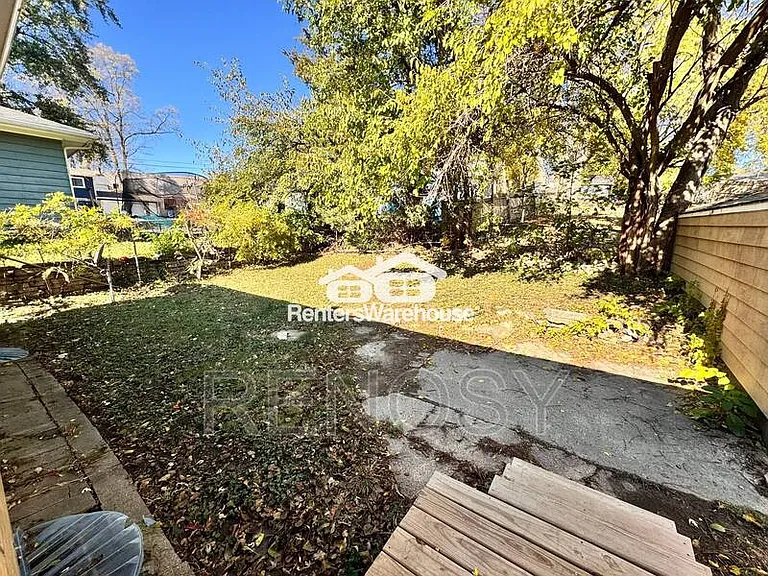 709 Bell Ave — Photo 2