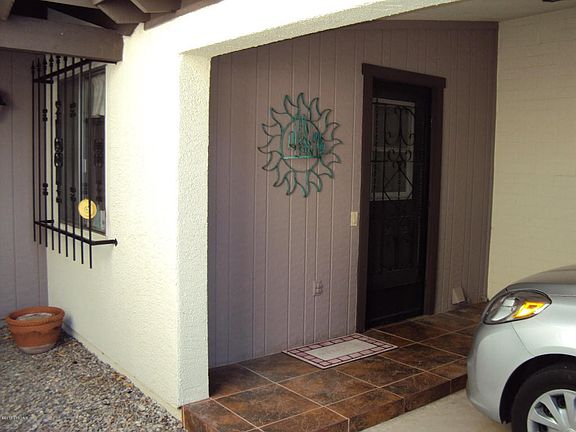 5th image of 830 N Camino De Luz