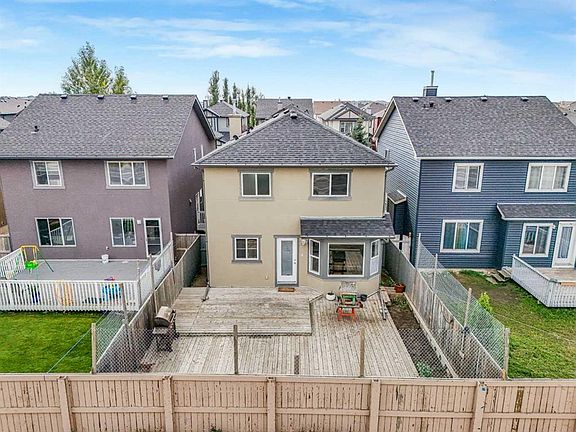 5th image of 237 S Saddlecrest Way NE