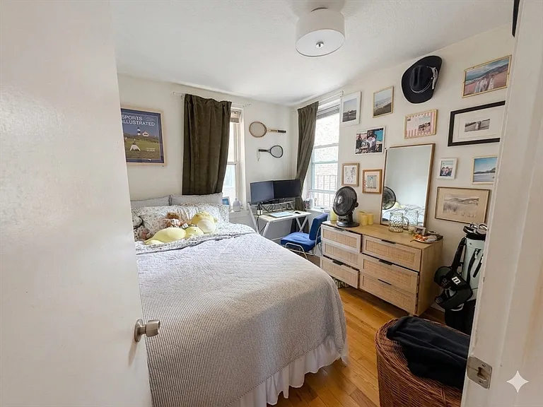35 Charter St #6 — Photo 4