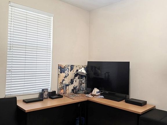 3rd image of 80 Bixby Cir
