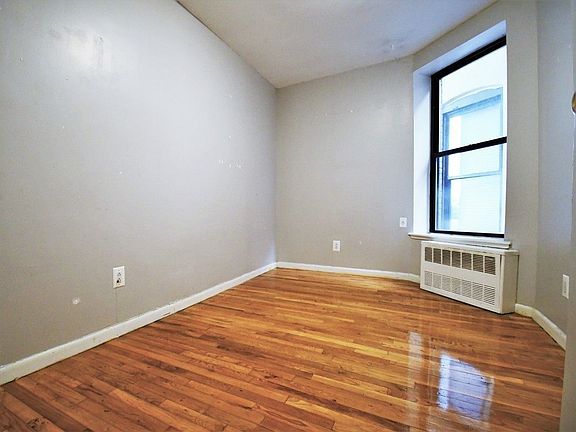 2nd image of 133 W 116th St #34