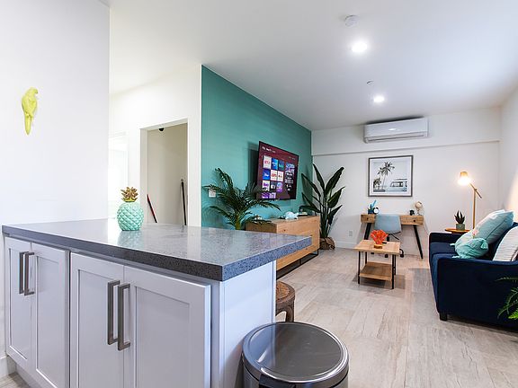 3rd image of 1212 N Broadway #114