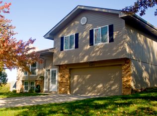 301 Prospect Dr, Papillion, NE 68046