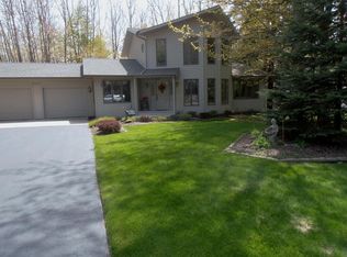 4455 W Fox Farm Rd, Manistee, MI 49660