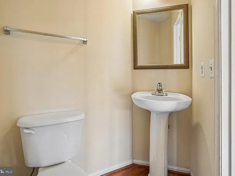14677 Cloverdale Rd — Photo 30